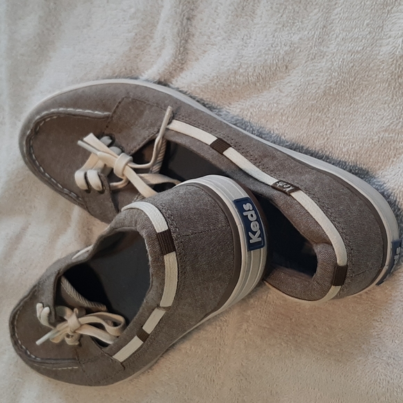 Shoes - Picture 3 of 3